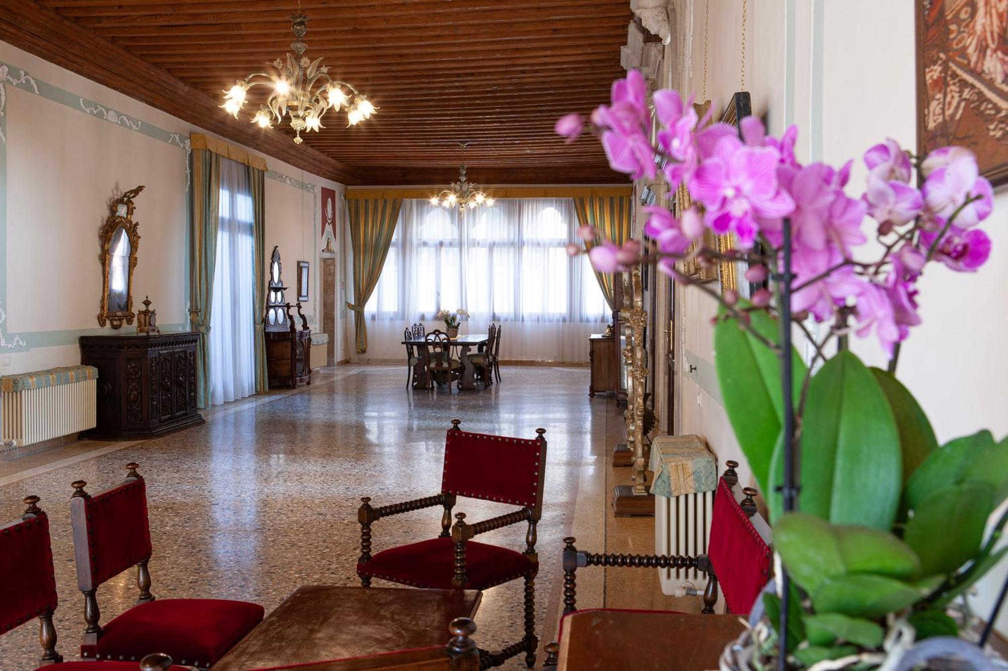 Luxury Pesaro Papafava Apartamento *